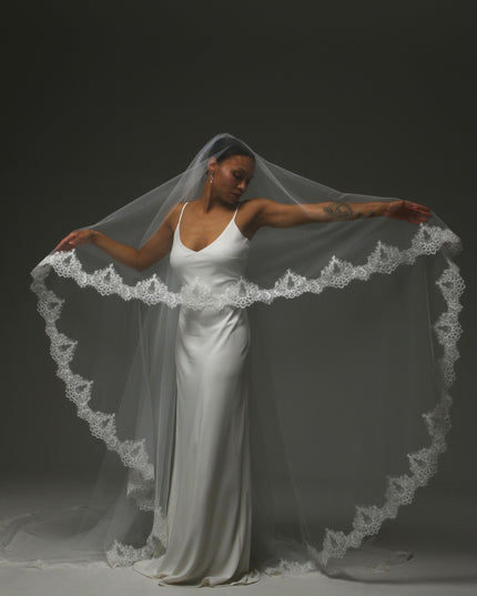Two Tier Lace Edge Cathedral Romantic Veil