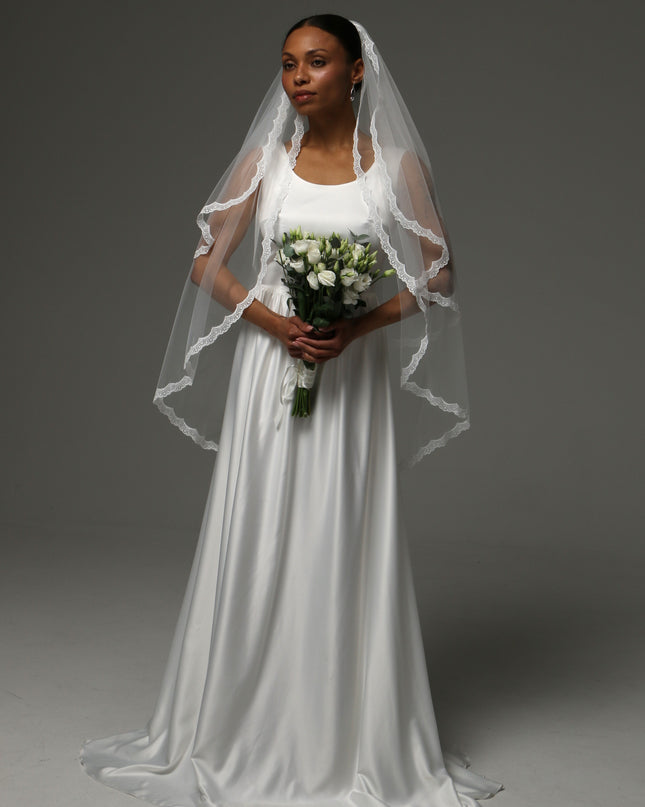 Short Two Tier Veil – Lace Edge Soft Tulle Bridal Veil