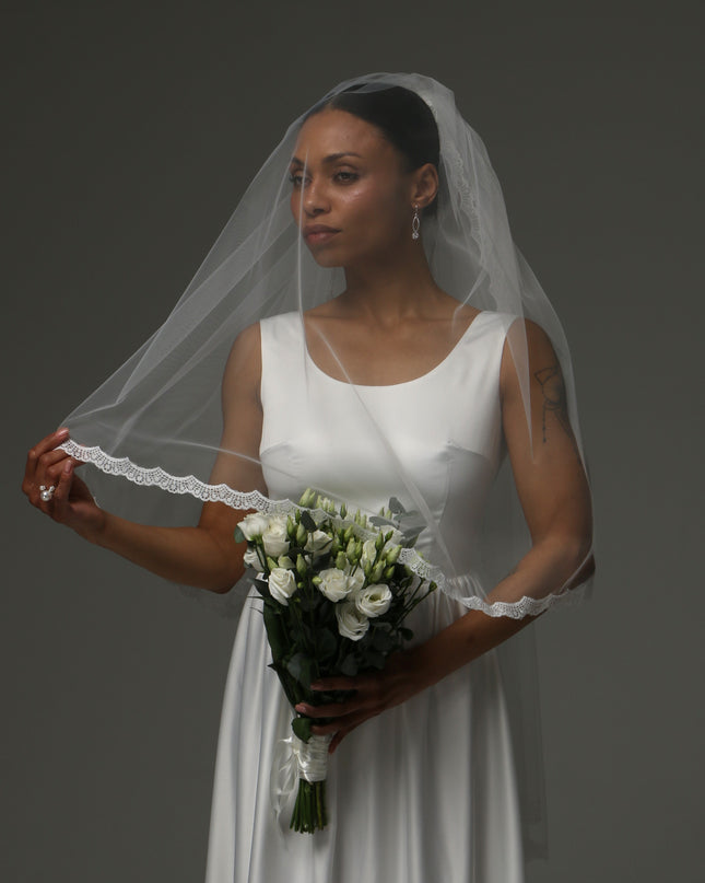 Short Two Tier Veil – Lace Edge Soft Tulle Bridal Veil
