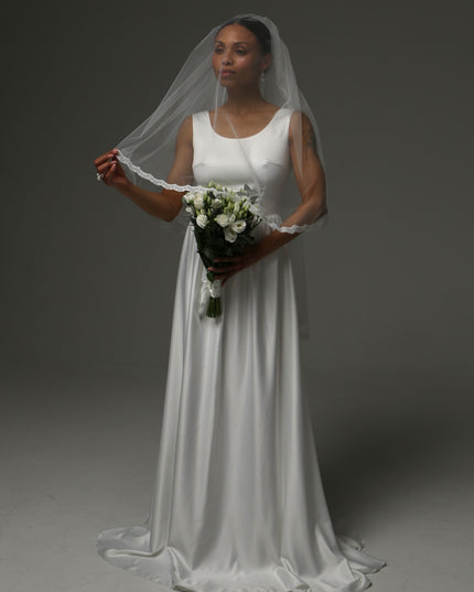 Short Two Tier Veil – Lace Edge Soft Tulle Bridal Veil