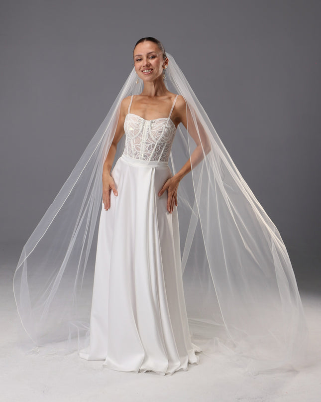 Light Ivory One Tier Wedding Veil – Long Soft Italian Tulle Bridal Veil with Elegant Pencil Edge