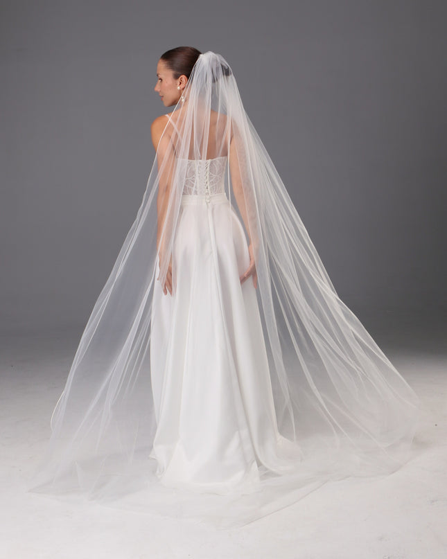 Light Ivory One Tier Wedding Veil – Long Soft Italian Tulle Bridal Veil with Elegant Pencil Edge