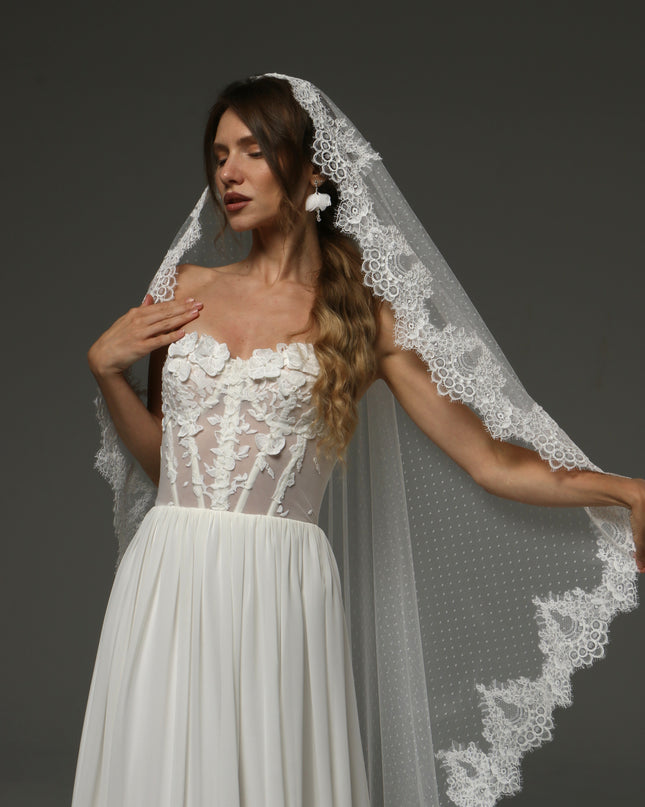 Dotted Tulle Chantilly Lace Mantilla Veil – One-Tier Cathedral Length Bridal Veil