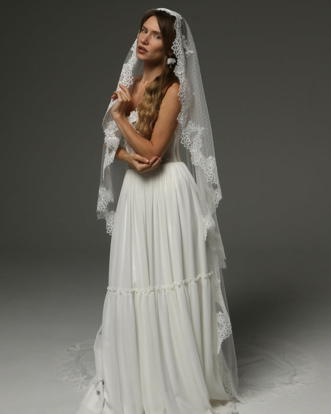 Dotted Tulle Chantilly Lace Mantilla Veil – One-Tier Cathedral Length Bridal Veil