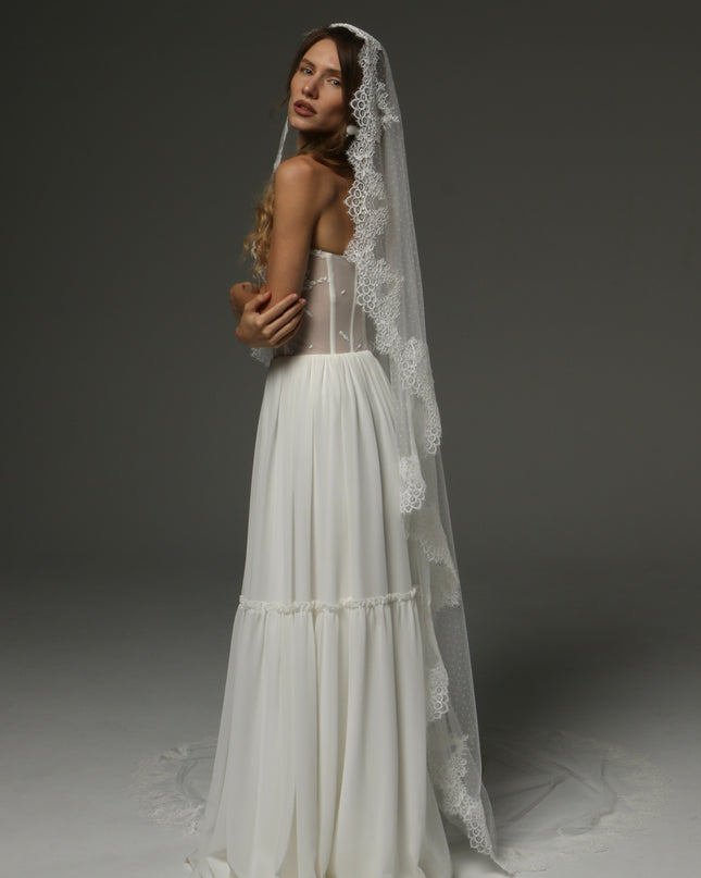 Dotted Tulle Chantilly Lace Mantilla Veil – One-Tier Cathedral Length Bridal Veil