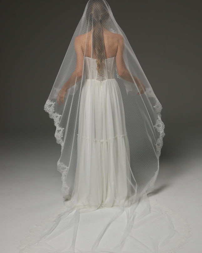 Dotted Tulle Chantilly Lace Mantilla Veil – One-Tier Cathedral Length Bridal Veil