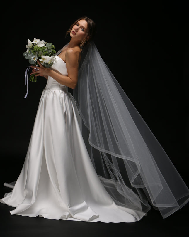 Cascade One Tier Bridal Veil with Horsehair Trim – Classic & Elegant Wedding Veil