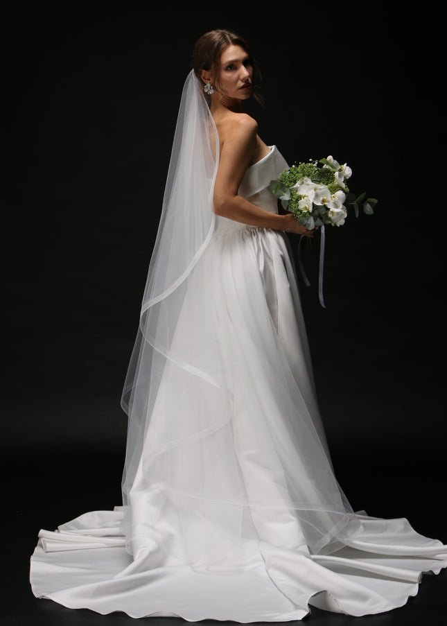 Cascade One Tier Bridal Veil with Horsehair Trim – Classic & Elegant Wedding Veil