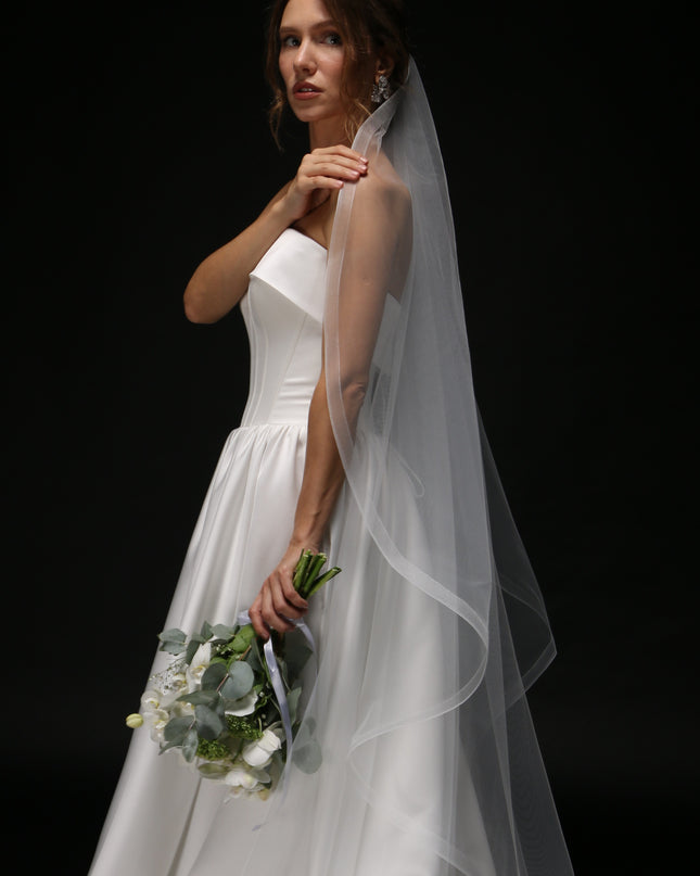 Cascade One Tier Bridal Veil with Horsehair Trim – Classic & Elegant Wedding Veil