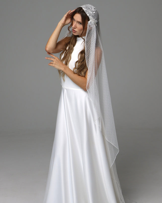 Vintage Juliet Cap Wedding Veil with Dotted Tulle and Lace Appliqués