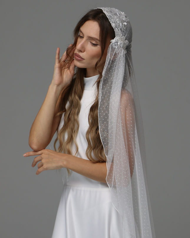 Vintage Juliet Cap Wedding Veil with Dotted Tulle and Lace Appliqués