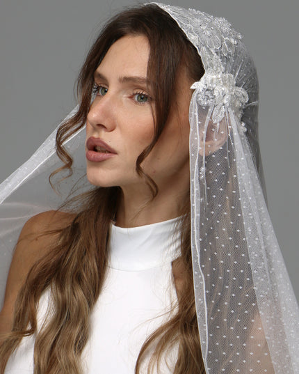 Vintage Juliet Cap Wedding Veil with Dotted Tulle and Lace Appliqués