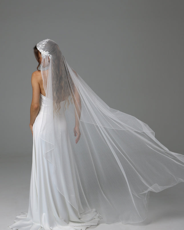 Vintage Juliet Cap Wedding Veil with Dotted Tulle and Lace Appliqués