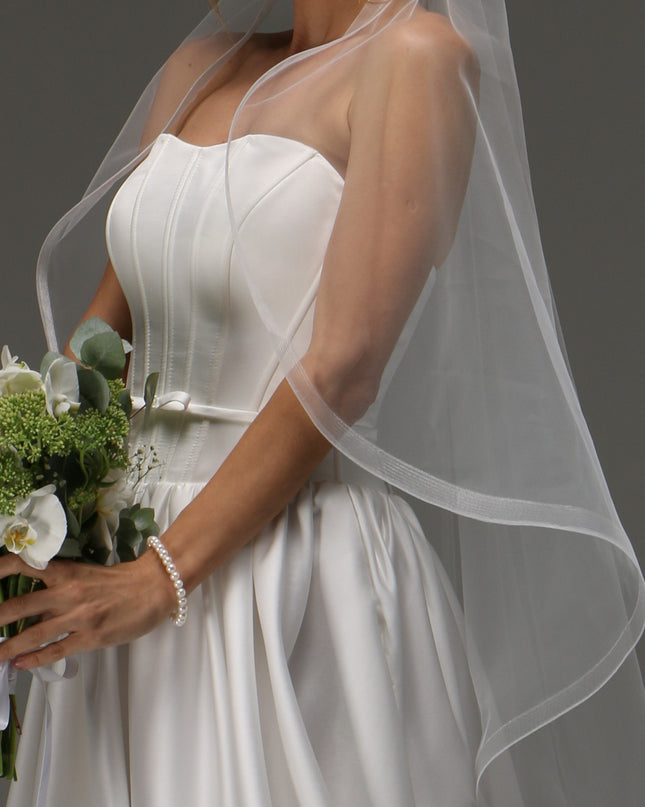 One-tier Cascade Wedding Veil with Horsehair Trim — Elegant Long Bridal Veil