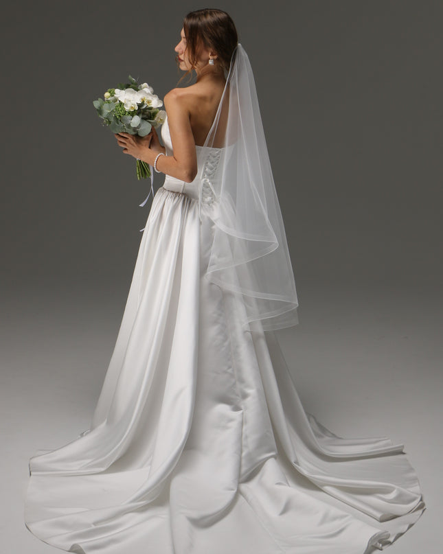 One-tier Cascade Wedding Veil with Horsehair Trim — Elegant Long Bridal Veil