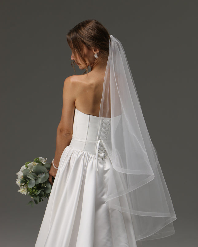 One-tier Cascade Wedding Veil with Horsehair Trim — Elegant Long Bridal Veil