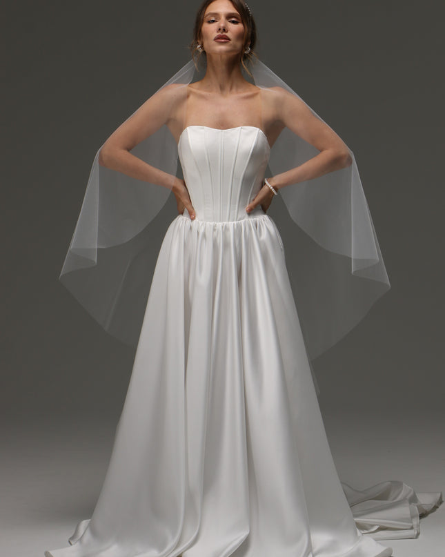 One Tier Cascade Veil with Raw Edge | Soft Ivory Cathedral Wedding Veil | Classic Soft Bridal Veil