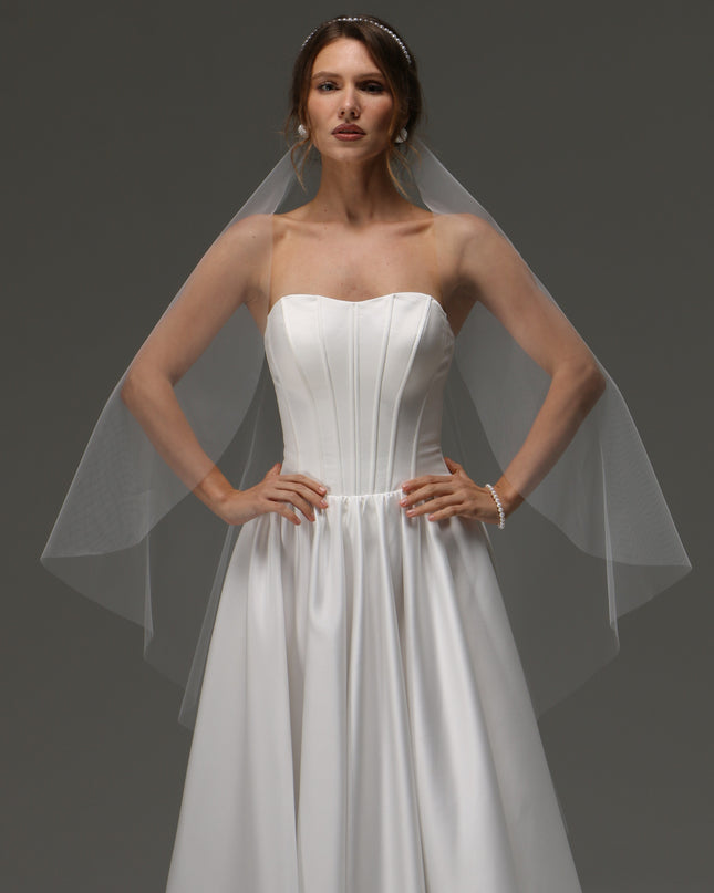 One Tier Cascade Veil with Raw Edge | Soft Ivory Cathedral Wedding Veil | Classic Soft Bridal Veil