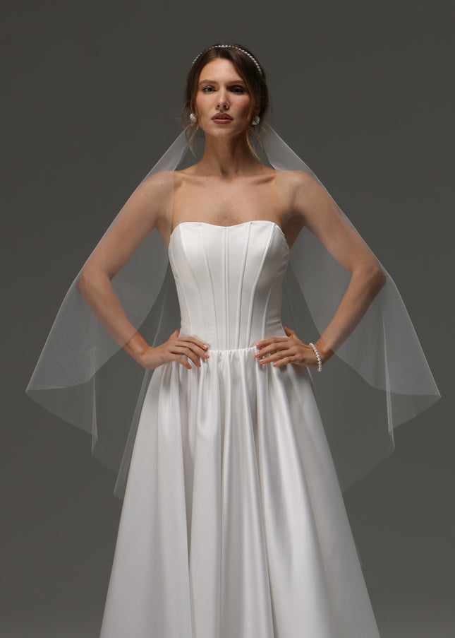 One Tier Cascade Veil with Raw Edge | Soft Ivory Cathedral Wedding Veil | Classic Soft Bridal Veil