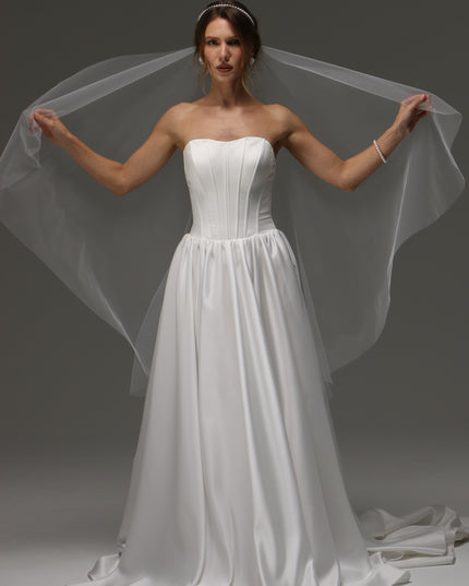 One Tier Cascade Veil with Raw Edge | Soft Ivory Cathedral Wedding Veil | Classic Soft Bridal Veil