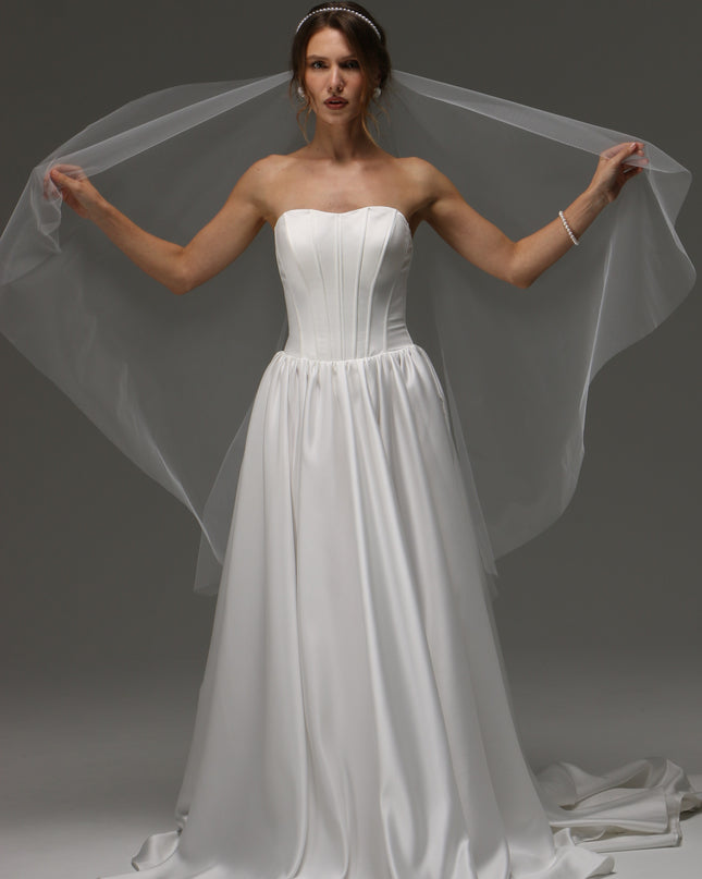 One Tier Cascade Veil with Raw Edge | Soft Ivory Cathedral Wedding Veil | Classic Soft Bridal Veil