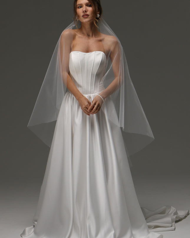 One Tier Cascade Veil with Raw Edge | Soft Ivory Cathedral Wedding Veil | Classic Soft Bridal Veil