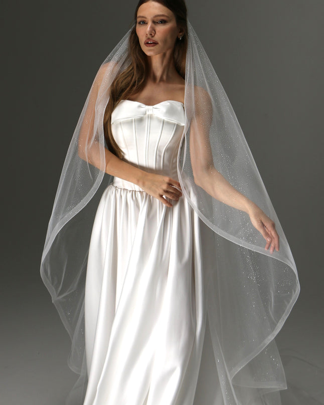 One-Tier Cascade Veil with Glitter Horsehair Edge