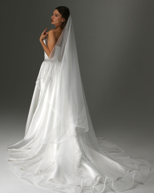 One-Tier Cascade Veil with Glitter Horsehair Edge