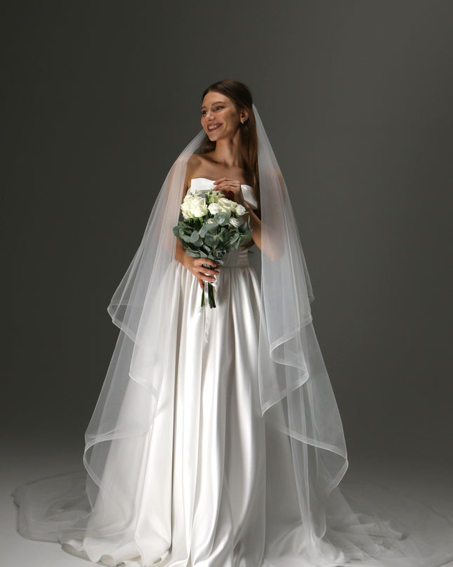 Two Tier Ivory Bridal Veil with Horsehair Edge – Classic Wedding Veil