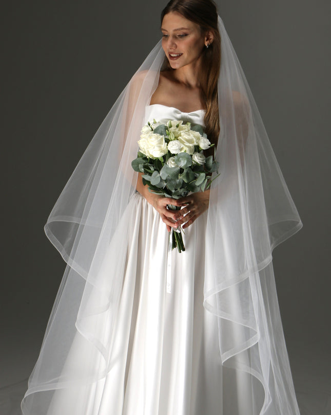 Two Tier Ivory Bridal Veil with Horsehair Edge – Classic Wedding Veil