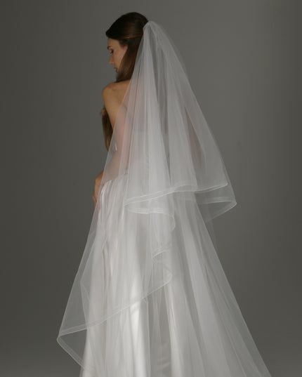 Two Tier Ivory Bridal Veil with Horsehair Edge – Classic Wedding Veil