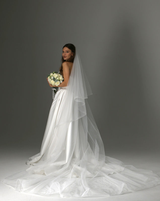 Two Tier Ivory Bridal Veil with Horsehair Edge – Classic Wedding Veil