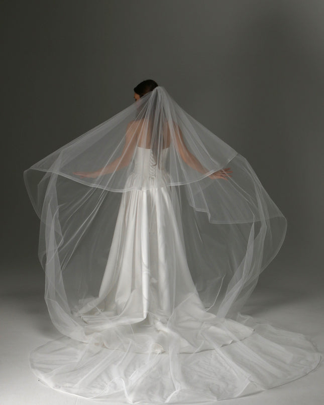 Two Tier Ivory Bridal Veil with Horsehair Edge – Classic Wedding Veil