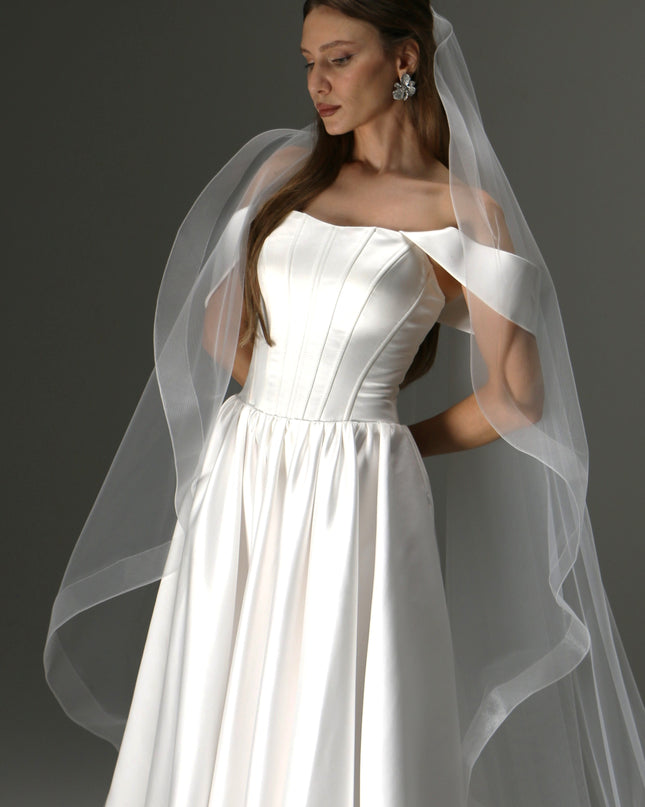 One Tier Cascade Wedding Veil – Long Soft Tulle Veil with Horsehair Edge