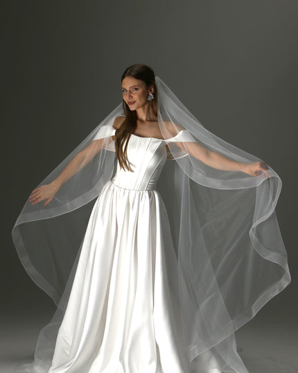 One Tier Cascade Wedding Veil – Long Soft Tulle Veil with Horsehair Edge