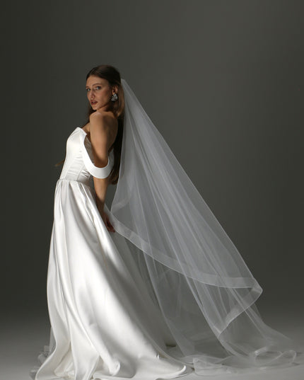 One Tier Cascade Wedding Veil – Long Soft Tulle Veil with Horsehair Edge