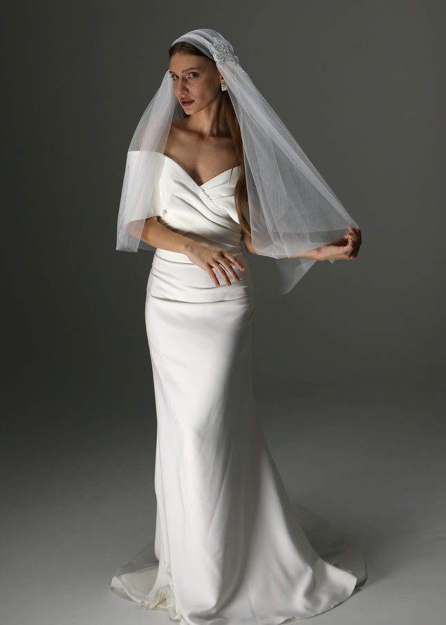 Juliet Cap Veil – Lace Appliqué One Tier Cascade Bride