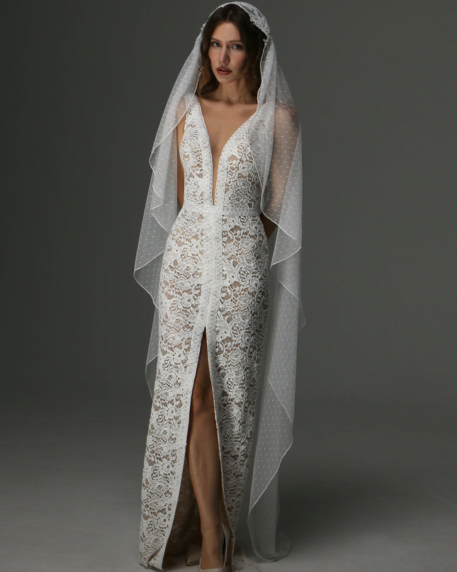 Juliet Cap Wedding Veil with Dotted Tulle and Lace Details – Boho One Tier Veil