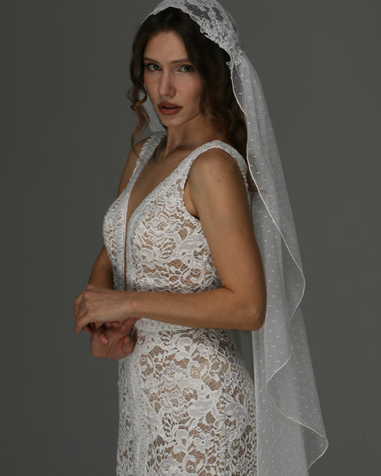 Juliet Cap Wedding Veil with Dotted Tulle and Lace Details – Boho One Tier Veil