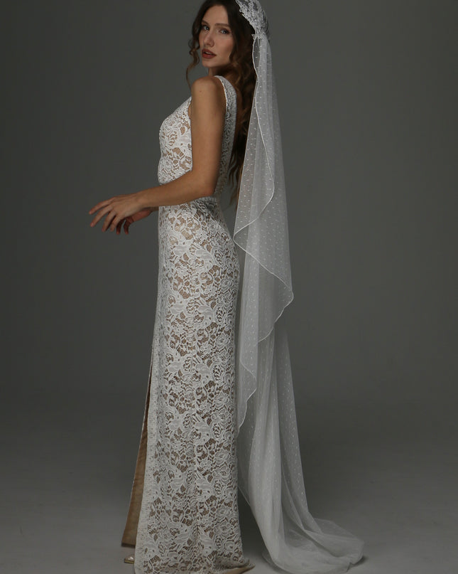 Juliet Cap Wedding Veil with Dotted Tulle and Lace Details – Boho One Tier Veil