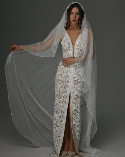 Juliet Cap Wedding Veil with Dotted Tulle and Lace Details – Boho One Tier Veil