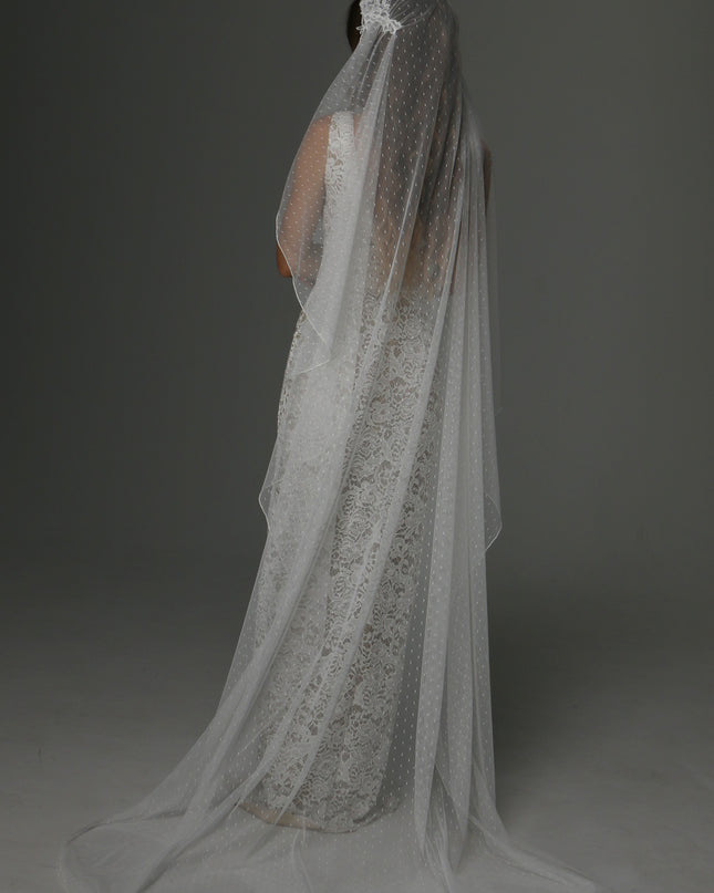 Juliet Cap Wedding Veil with Dotted Tulle and Lace Details – Boho One Tier Veil