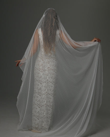 Juliet Cap Wedding Veil with Dotted Tulle and Lace Details – Boho One Tier Veil
