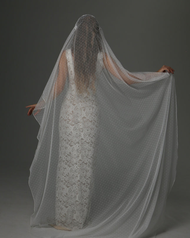 Juliet Cap Wedding Veil with Dotted Tulle and Lace Details – Boho One Tier Veil