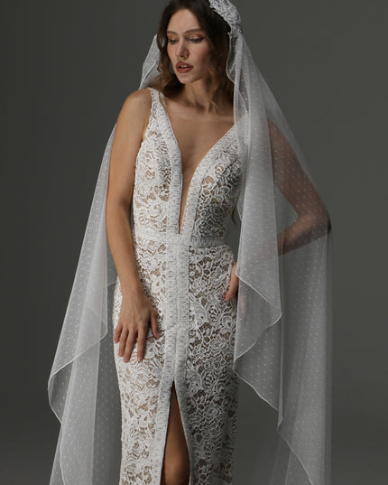 Juliet Cap Wedding Veil with Dotted Tulle and Lace Details – Boho One Tier Veil