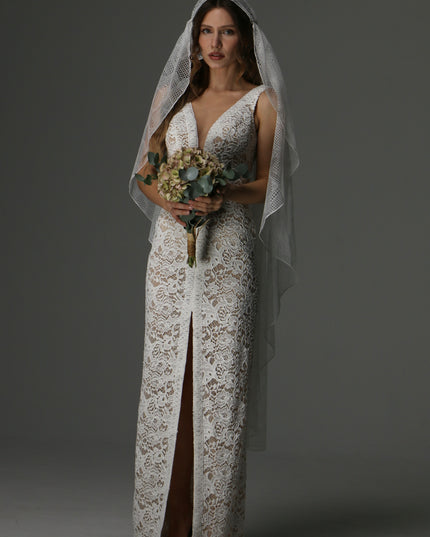 Romantic Boho Chantilly Lace Veil – One Tier Juliet Cap Style