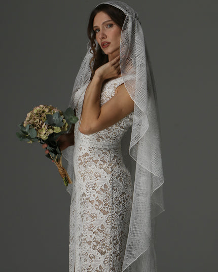 Romantic Boho Chantilly Lace Veil – One Tier Juliet Cap Style