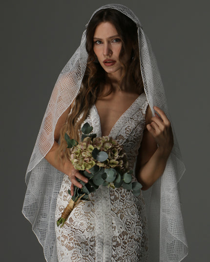 Romantic Boho Chantilly Lace Veil – One Tier Juliet Cap Style