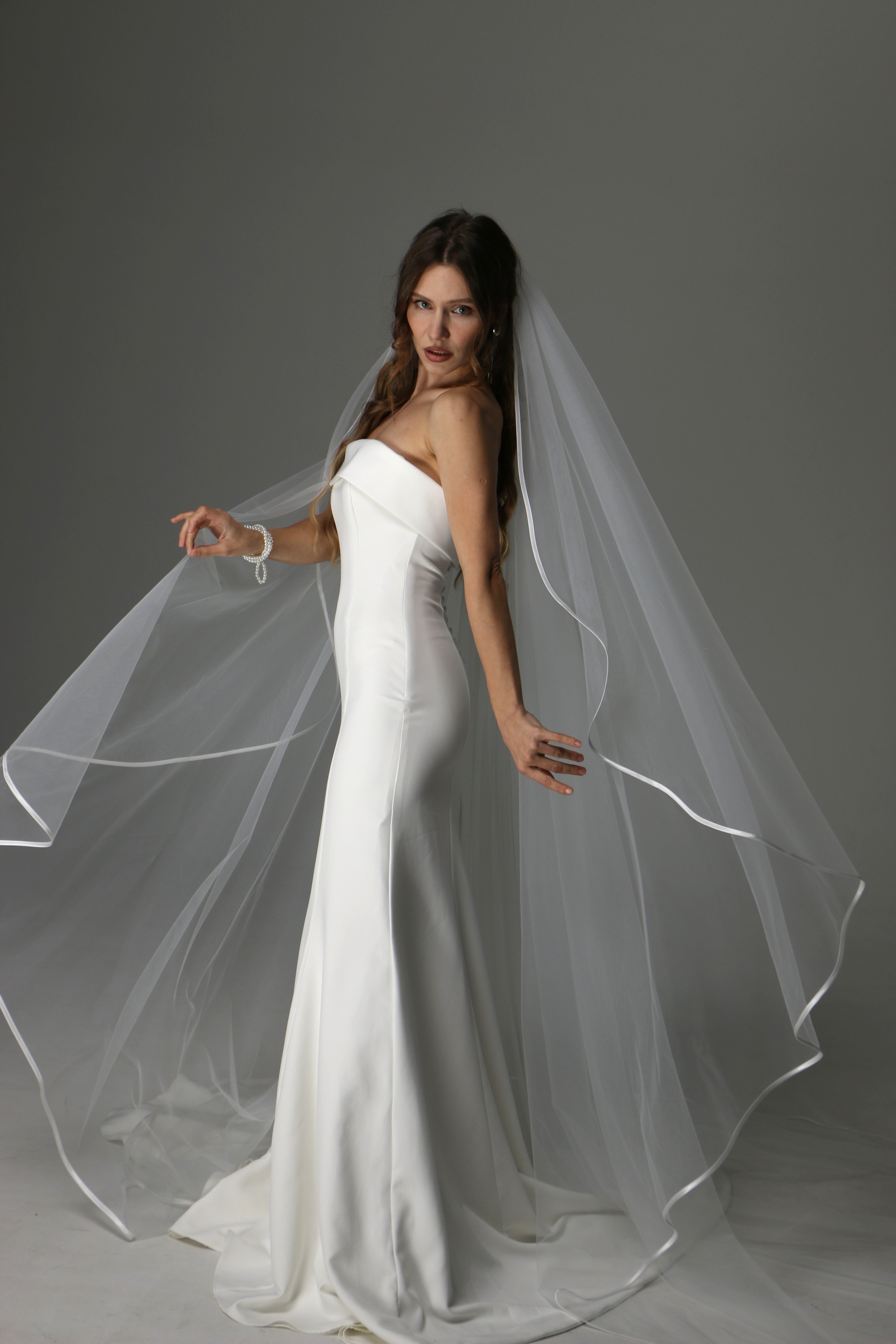 satin wedding dress with veil Elegant 3D Flowers Appliques Ball Gown Satin Wedding Dress with Veil Bridal Gown