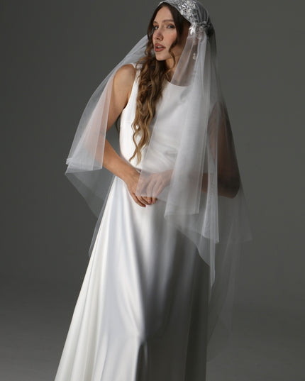 Modern Lace Appliqué Mantilla Veil – One Layer Boho Bridal Veil